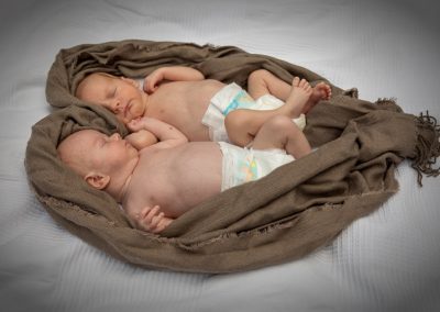 Newborn Shooting mit Blümchen