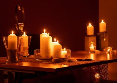 Kerzenschein im Trauzimmer im Standesamt in Kandel | Candle light wedding | by Andy Mock